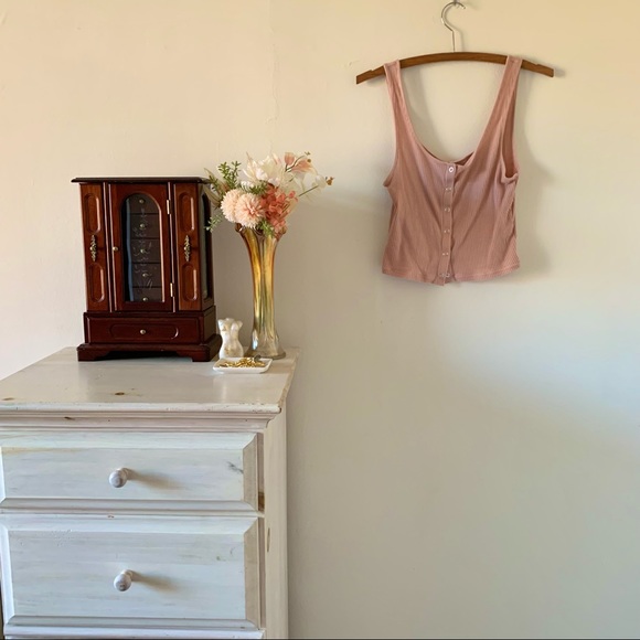 button crop top - Picture 2 of 2